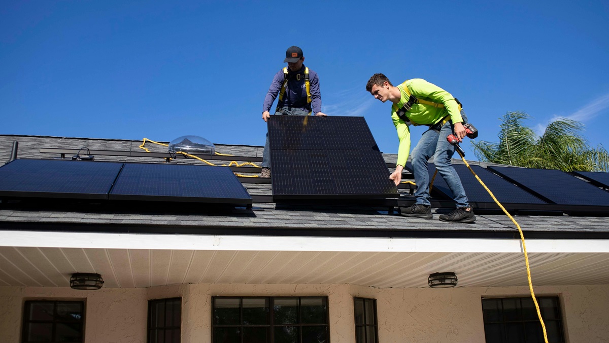 off grid solar power benefits sunshine coast